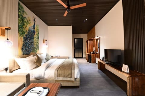 Bed, TV and multimedia, Photo of the whole room, Seating area, Bedroom, air conditioner