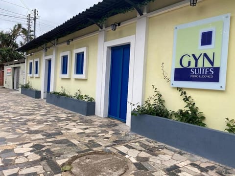 GYN SUITES - SUITES EM GOIÂNIA GO Bed and Breakfast in Goiania