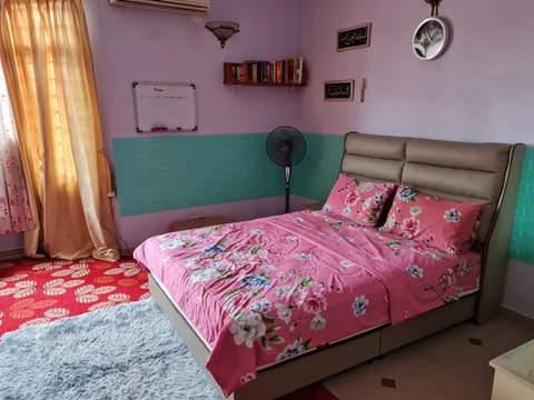 Homestay Haizal Dataran Segar Haizal Guest House Maison in Port Dickson