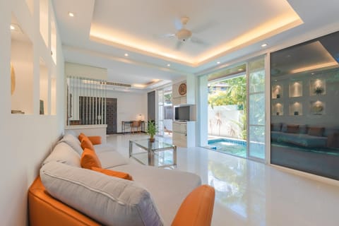 Living room, Pool view