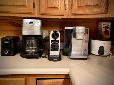 Coffee/tea facilities, Kitchen or kitchenette, kitchen