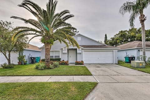 Chic Orlando Family Getaway with Fenced Yard! Casa in Pine Hills