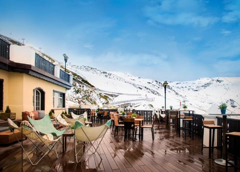 Winter, Balcony/Terrace, Lounge or bar, Food and drinks, On site, Mountain view