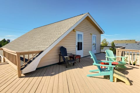 Surfing Kitty Maison in Outer Banks