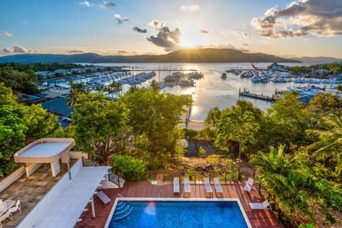 Balcony/Terrace, Pool view, Sea view, Swimming pool, Swimming pool