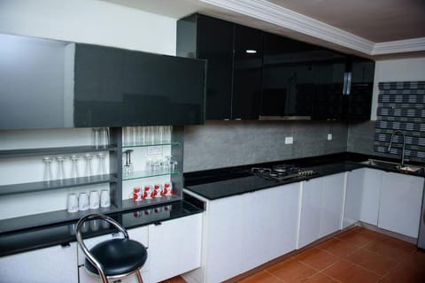 Cc & Cg Homes Luxury 4 Bedrooms Apartment Condo in Abuja