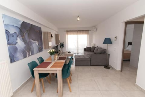 Lovely 2-bedroom apartment with a city view (F10) Wohnung in Pireas