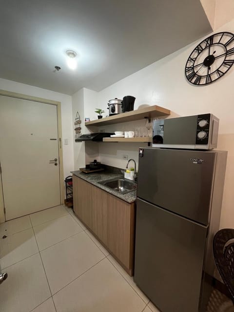 Lovely 1BR Condo @ SM Southmall w/ Netflix & High Speed WIFI Appart-hôtel in Las Pinas