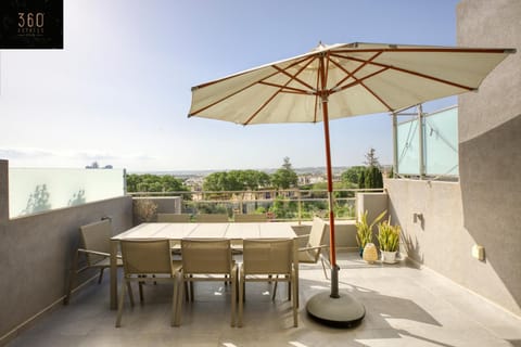 Day, View (from property/room), Balcony/Terrace, Dining area