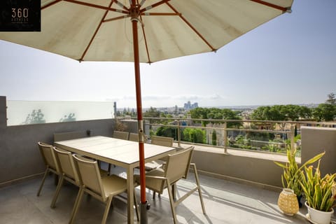 Sunny & beautiful views, Amazing Design & Terrace by 360 Estates Appartement in Attard