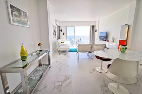 REF 1769 - Cannes - Sea view penthouse for rent Apartment in Cannes