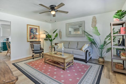 Central Gulfport Home Less Than 1 Mi to the Beach! Maison in Gulfport