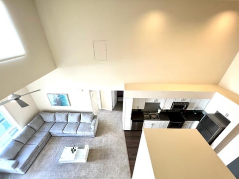 Luxury Residence Loft 3 Beds with Pool and Gym Apartment hotel in San Fernando Valley