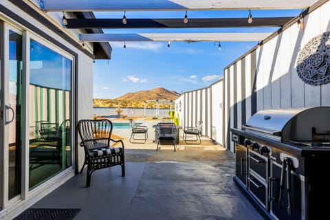 Patio, Day, Natural landscape, Mountain view