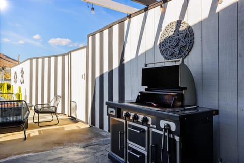 Patio, BBQ facilities