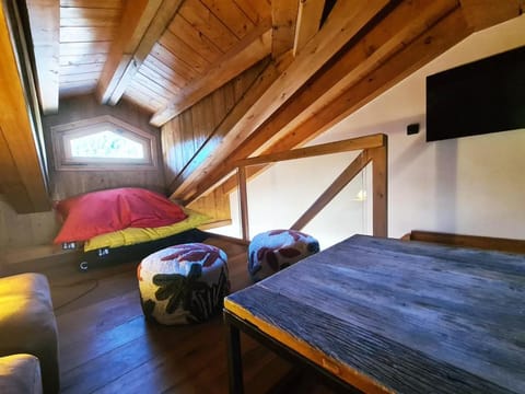 CHALET LA LOUVE, Courchevel 1650- 15 personnes Jacuzzi et Hammam Pistes 70 m,commerces 50m Chalet in Saint-Bon-Tarentaise