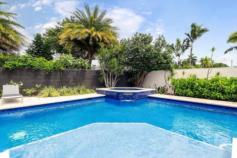 *Victoria Park Pool Home- close to beach/Las Olas* Villa in Fort Lauderdale