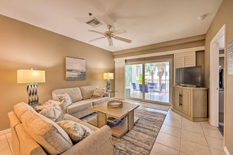 Marco Island Condo with Shared Pool and Hot Tub! Apartment in Marco Island