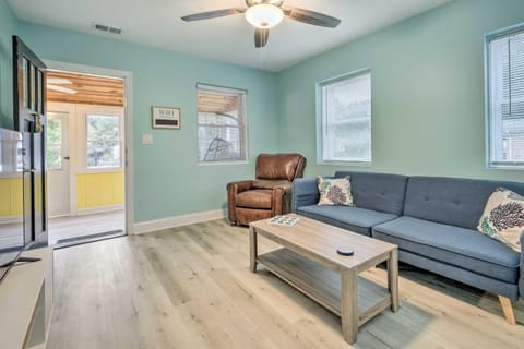 Updated North Beach Cottage Pet Friendly! House in Rose Haven