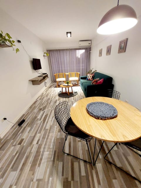 Communal lounge/ TV room, TV and multimedia, Living room, Seating area, Dining area