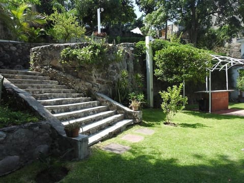 Habitación independiente a pie del lago con AC Condo in Tequesquitengo