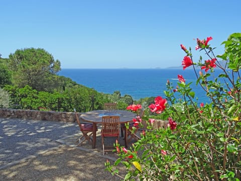 Day, Natural landscape, Dining area, Sea view