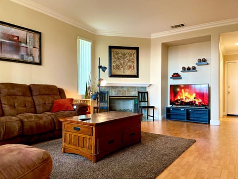 Homeinn - Luxe Residence Near Victoria Mall & Mills Casa in Rancho Cucamonga