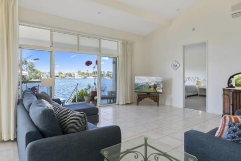 11 Seamount Quay Noosa Waters House in Noosaville