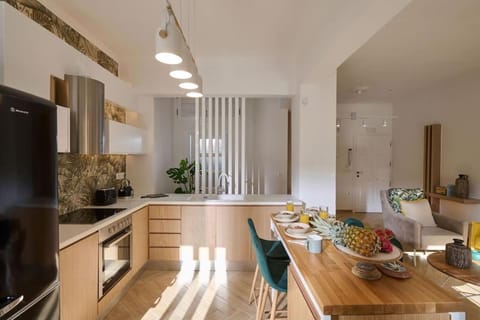 KaiZen Chania - New Central Apartment Just 350m Away With Private Jacuzzi and free parking! Apartment in Chania