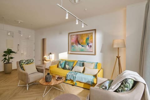 KaiZen Chania - New Central Apartment Just 350m Away With Private Jacuzzi and free parking! Apartment in Chania