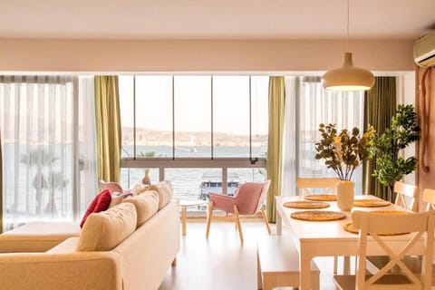 Flat with Sea View near Karsiyaka Coast Condo in Izmir