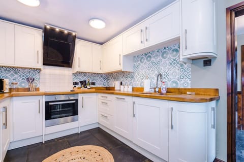 Kitchen or kitchenette, dishwasher, minibar, pet friendly