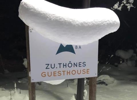 GUEST HOUSE ZU-THONES HAKUBA Bed and Breakfast in Hakuba