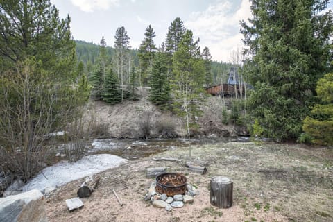 Blue River Escape Home - Peaceful - On River Casa in Blue River