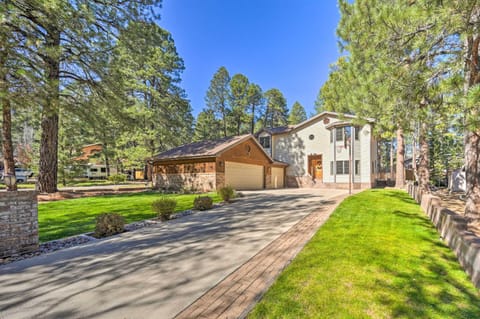 Spacious Flagstaff Home with Hot Tub and Grill! House in Flagstaff