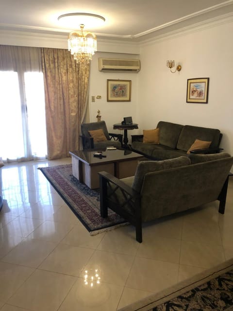 Lovely 3 bedroom apartment with nile view Condo in Cairo