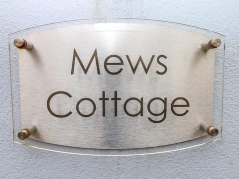 Mews Cottage House in Laugharne