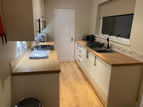 Kitchen or kitchenette, minibar, pet friendly, stove, toaster