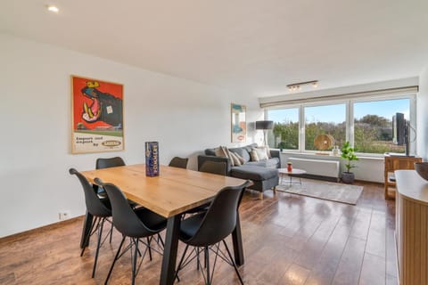 View (from property/room), Living room, Dining area, Garden view