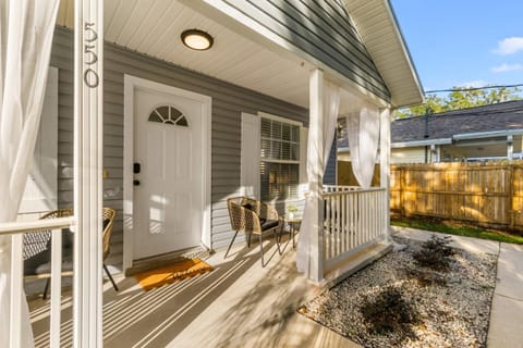 Boho Bungalow - Chic Pet Friendly Mins to Town House in Saint Augustine