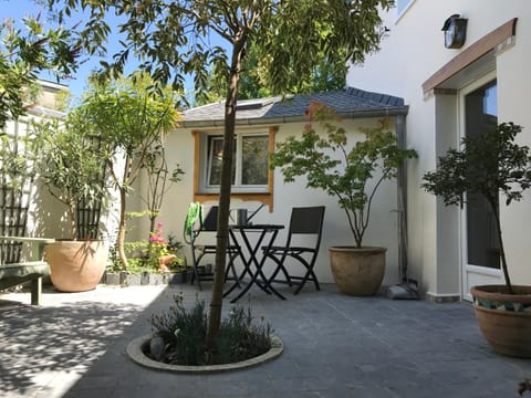 Patio, Garden, Dining area, Garden view