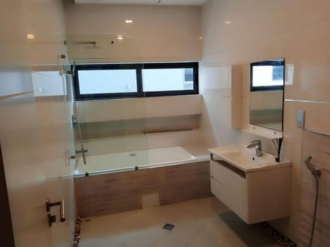 3 Bedroom Duplex with Pool and gym In Banana island Lagos Condo in Lagos