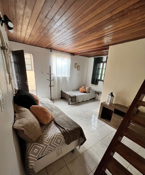 Bed, Seating area