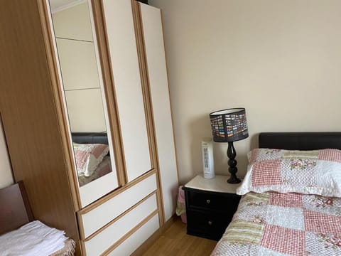 Specious Room in Northolt Vacation rental in Hayes