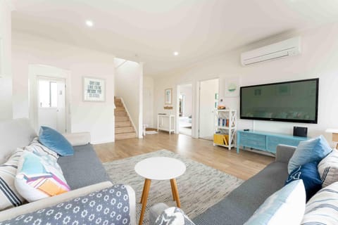 Boomer Beach Retreat- Pet and Family Friendly House in Port Elliot