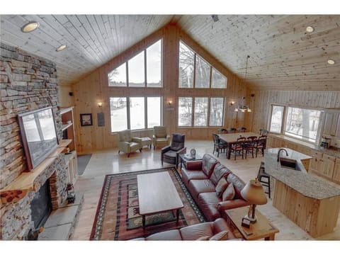 Large Log Home on Lake with Hot Tub Villa in Crosslake