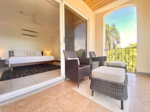 Peninsula 46 - Upscale 2bdr with Jacuzzi - Beach - Fast wifi - Gym Wohnung in Playa Langosta