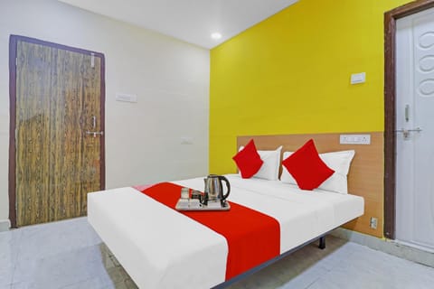Super OYO Hotel Elite Stay Hotel in Secunderabad