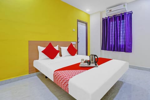 Super OYO Hotel Elite Stay Hotel in Secunderabad