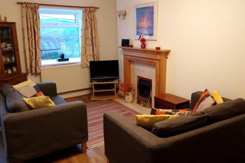 Welsh holiday home sleeps 5 close to beaches & mountains House in Clynnog